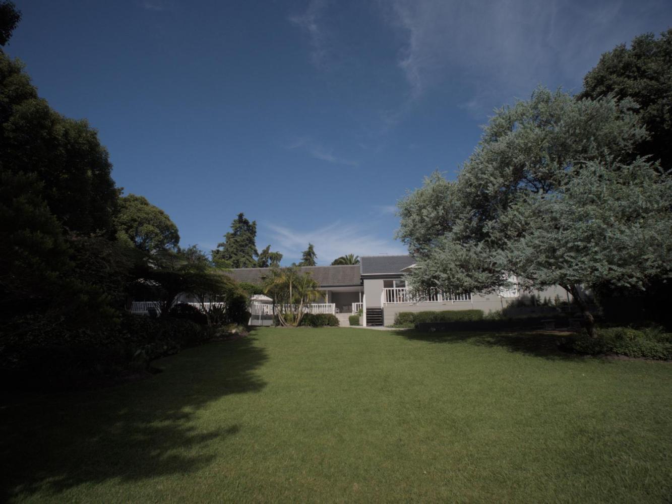 Arbour1 Guesthouse George Bagian luar foto