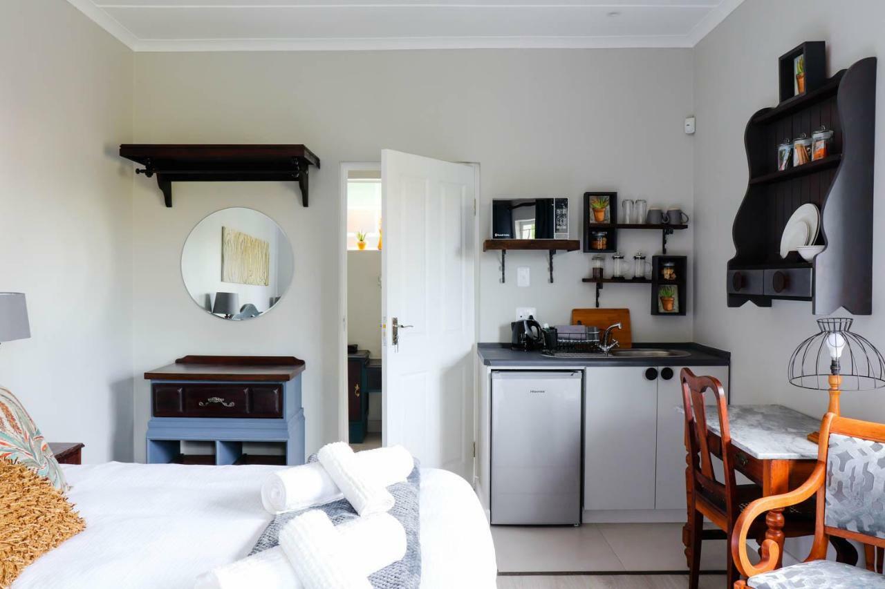 Arbour1 Guesthouse George Bagian luar foto